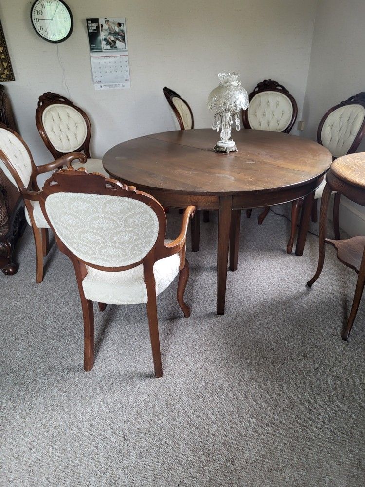Antique Dining Room Table With 5 Leafs, 6 Chairs