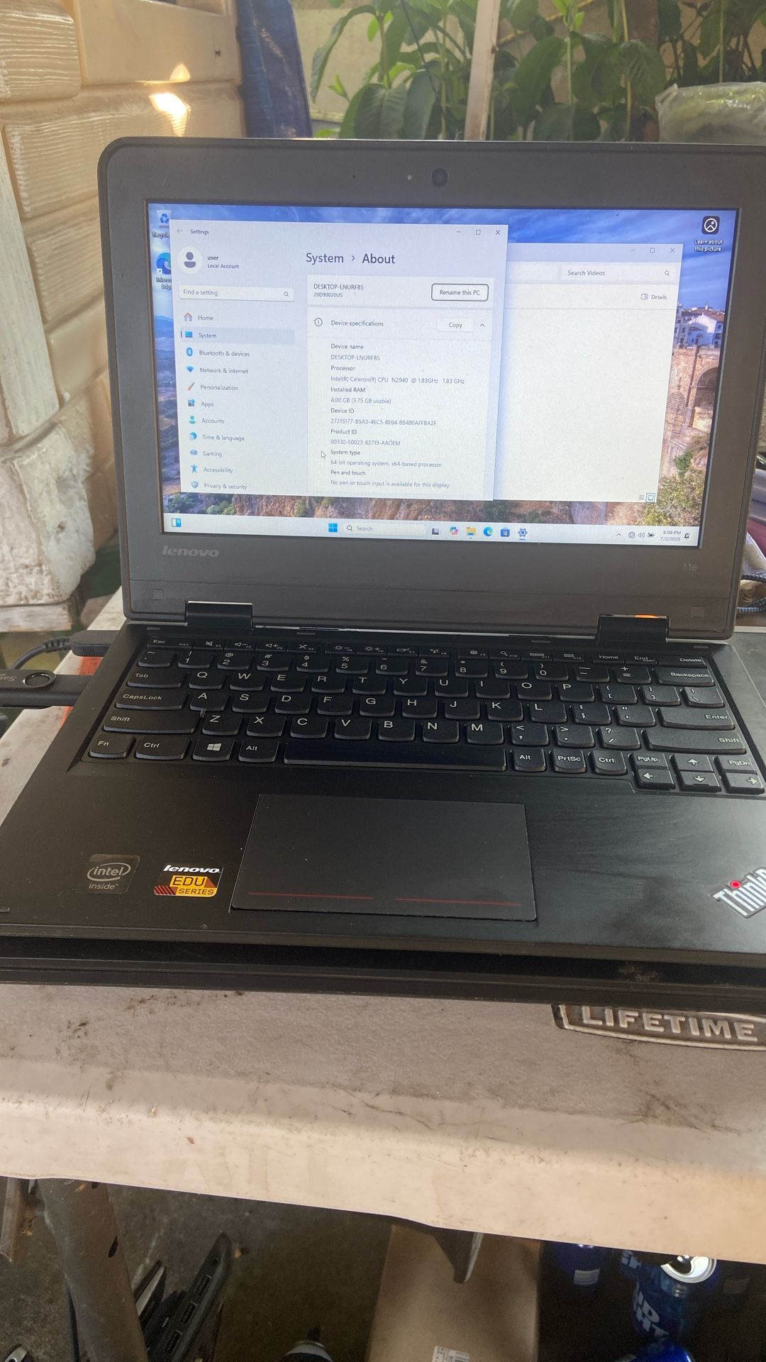 Lenovo EDU SERIES WINDOWS 11