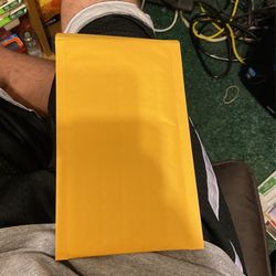 100 - 4x8 Bubble Mailers