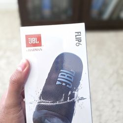 JBL Flip 6 Bluetooth Speaker