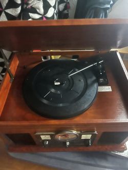 Record Player/cd And Tape Player Am/fm Radio