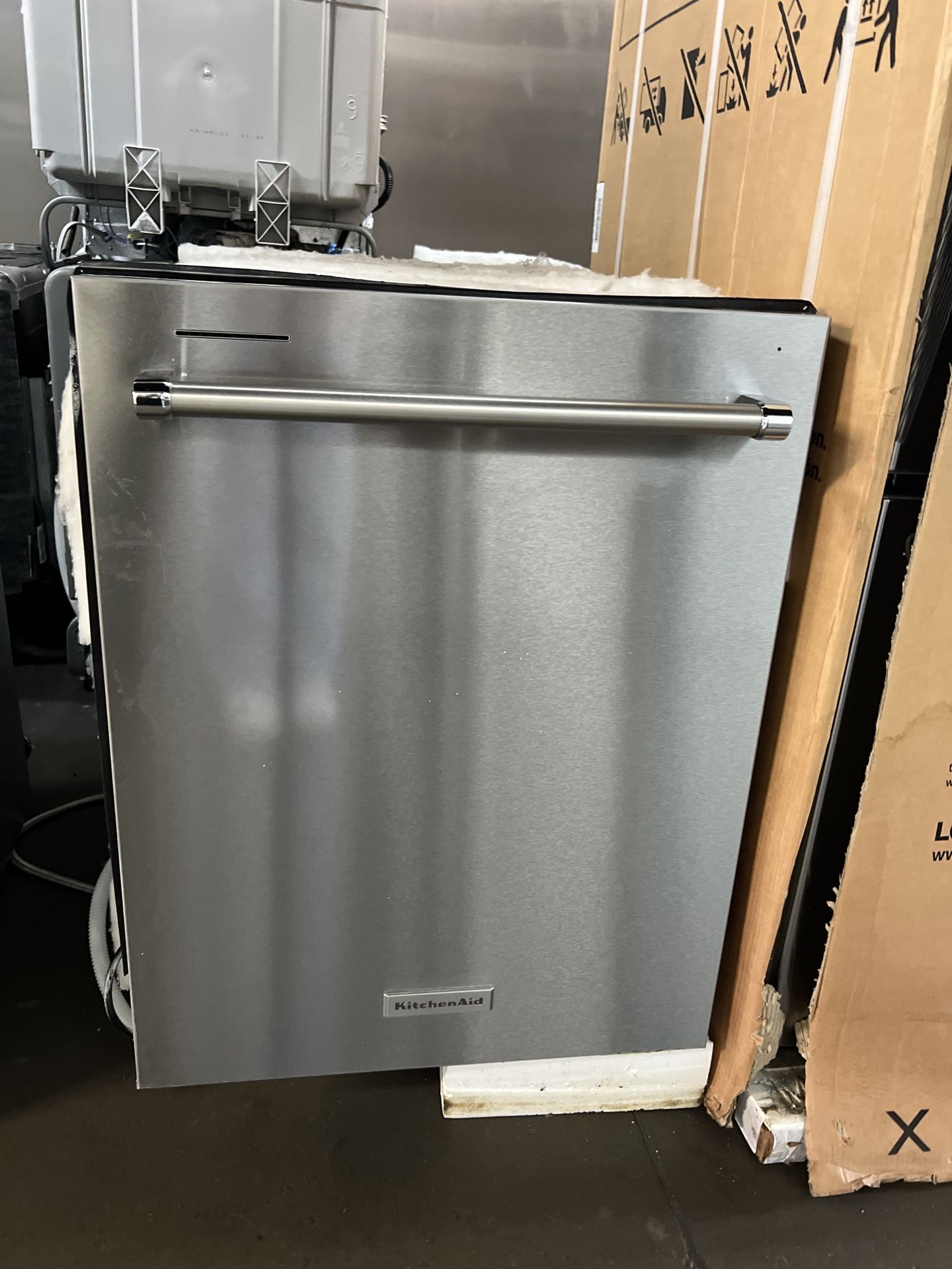 KITCHEN AID STAINLESS STEEL DISHWASHER