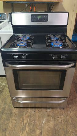 FRIGIDAIRE STAINLESS/BLACK GAS RANGE