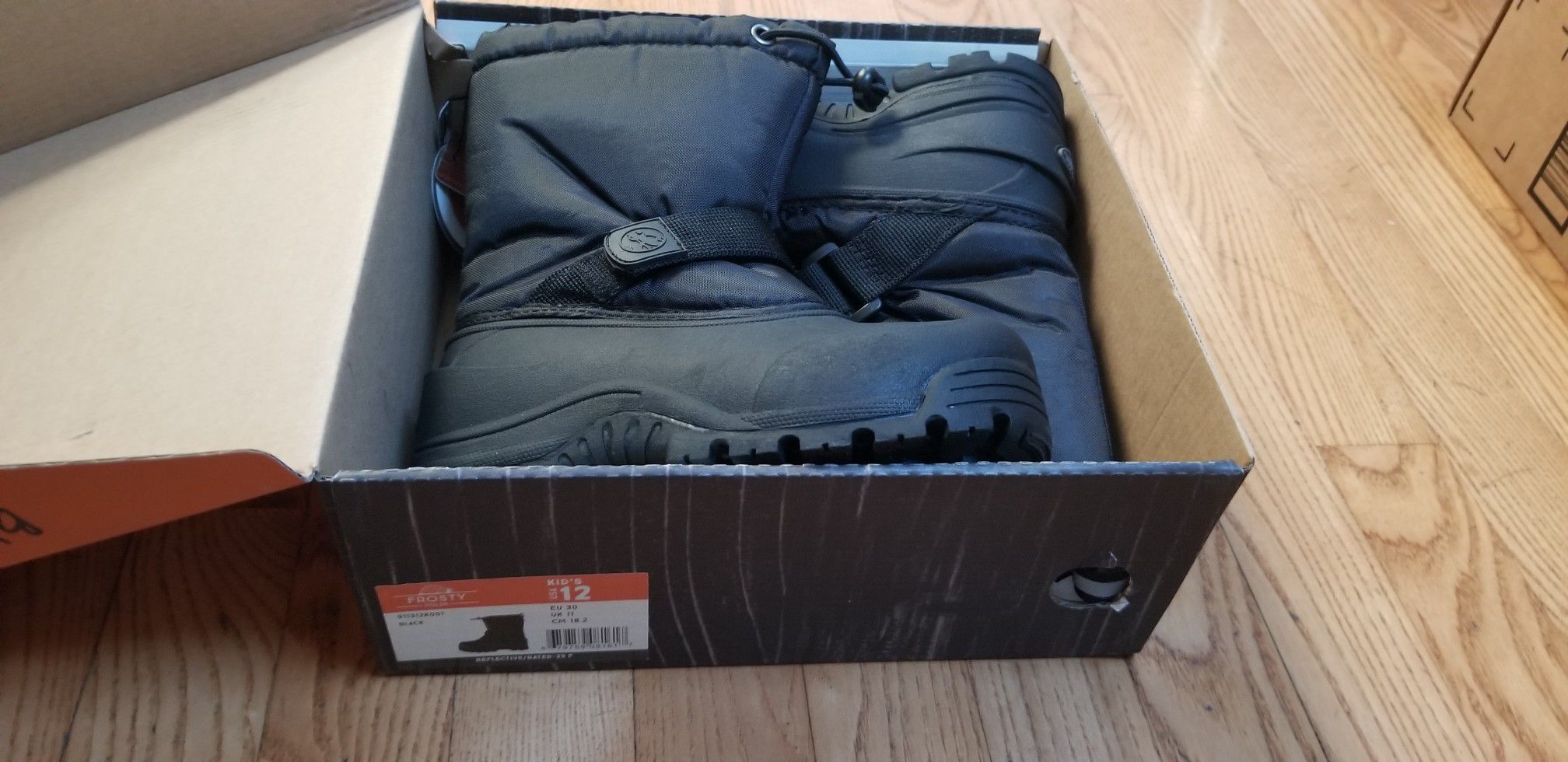 NEW BOY / GIRL Kid snow boots size 11