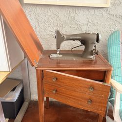 Antique Improved Eldredge Rotary sewing machine .