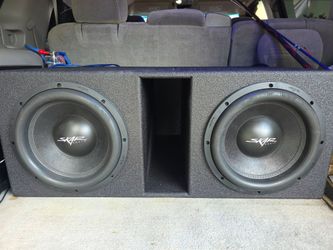 2 skar 12" D2 subs in Q bomb box