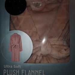 Super Soft Flannel Plush Bathrobe In Pink