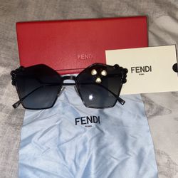 Fendi Sunglasses 