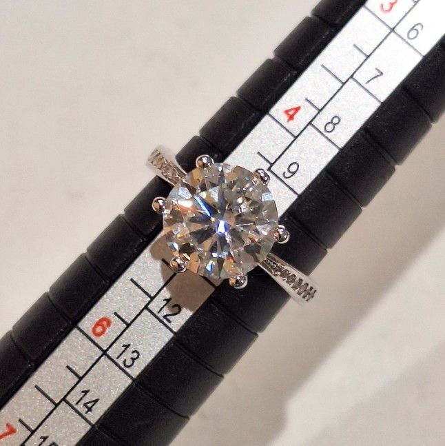 Stunning Beautiful 2ct Moissanite Set In Sterling Silver 