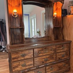 Dresser With Detachable Mirror