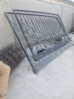 16 ft Iron drive way gate