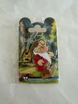 Disneyland Paris pins