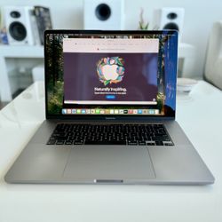 LIKE NEW 15” MacBook Pro Touch ID TouchBar Runs Latest 2024 Sequoia OS 500GB HD 16GB Ram Apple USB-C