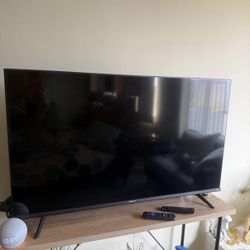 Hisense 43in 4KUHD Smart Tv With Sound Bar