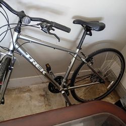 Trek 7.0 FX hybrid fitness bike
