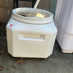 dog food container 