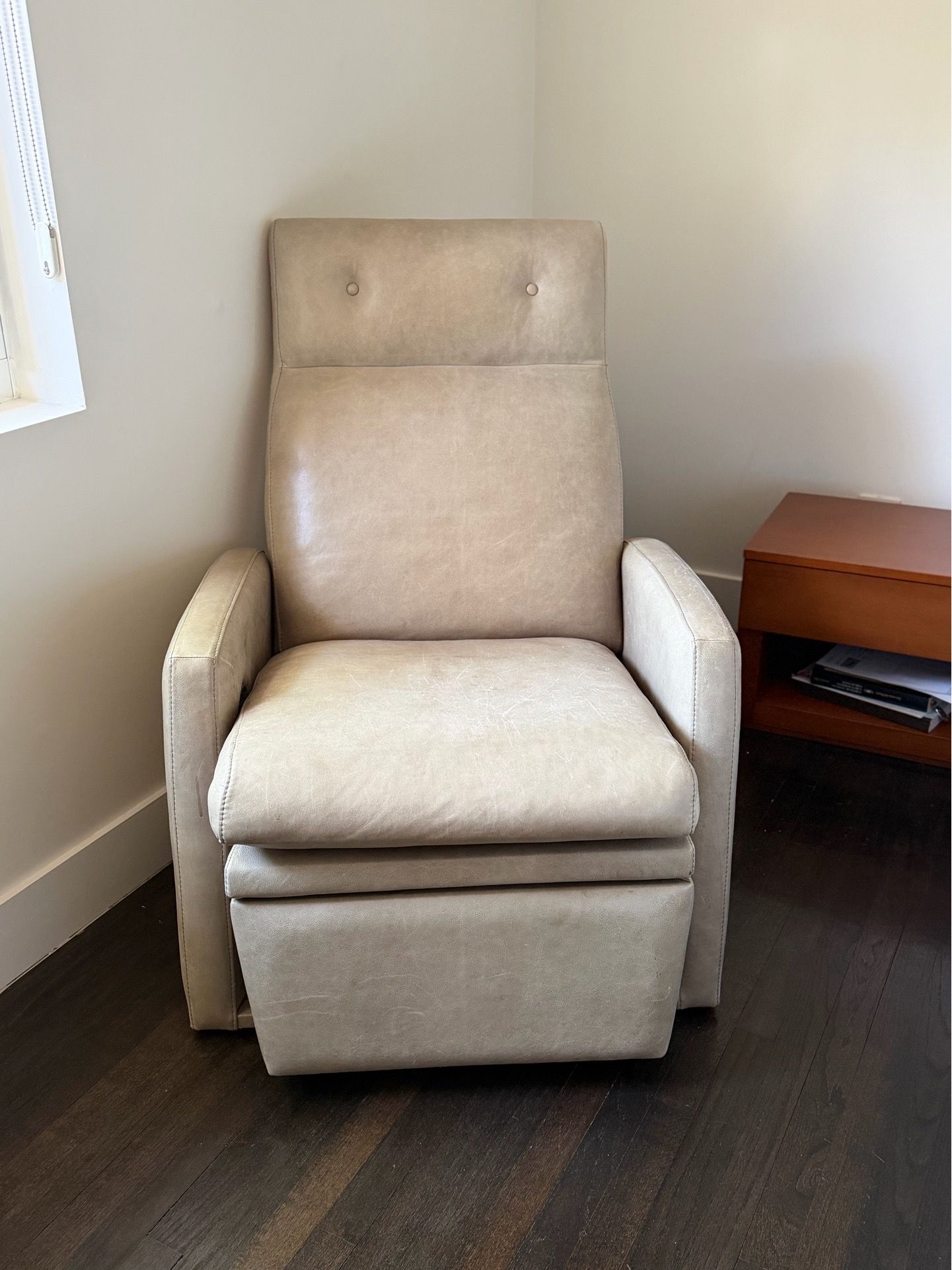 AAA like-new leather recliner (electric)
