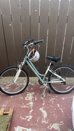 Novara bike with helmet and lights