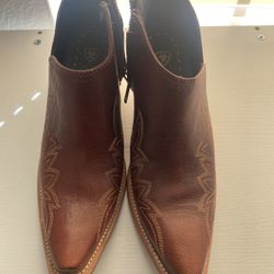 Ariat Booties Size 6