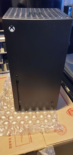 Xbox Series X Mini Fridge