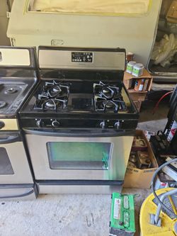 Whirlpool accubake system. Super capacity 465. Gas oven