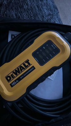 DEWALT 16AMP PORTABLE EV CHARGER