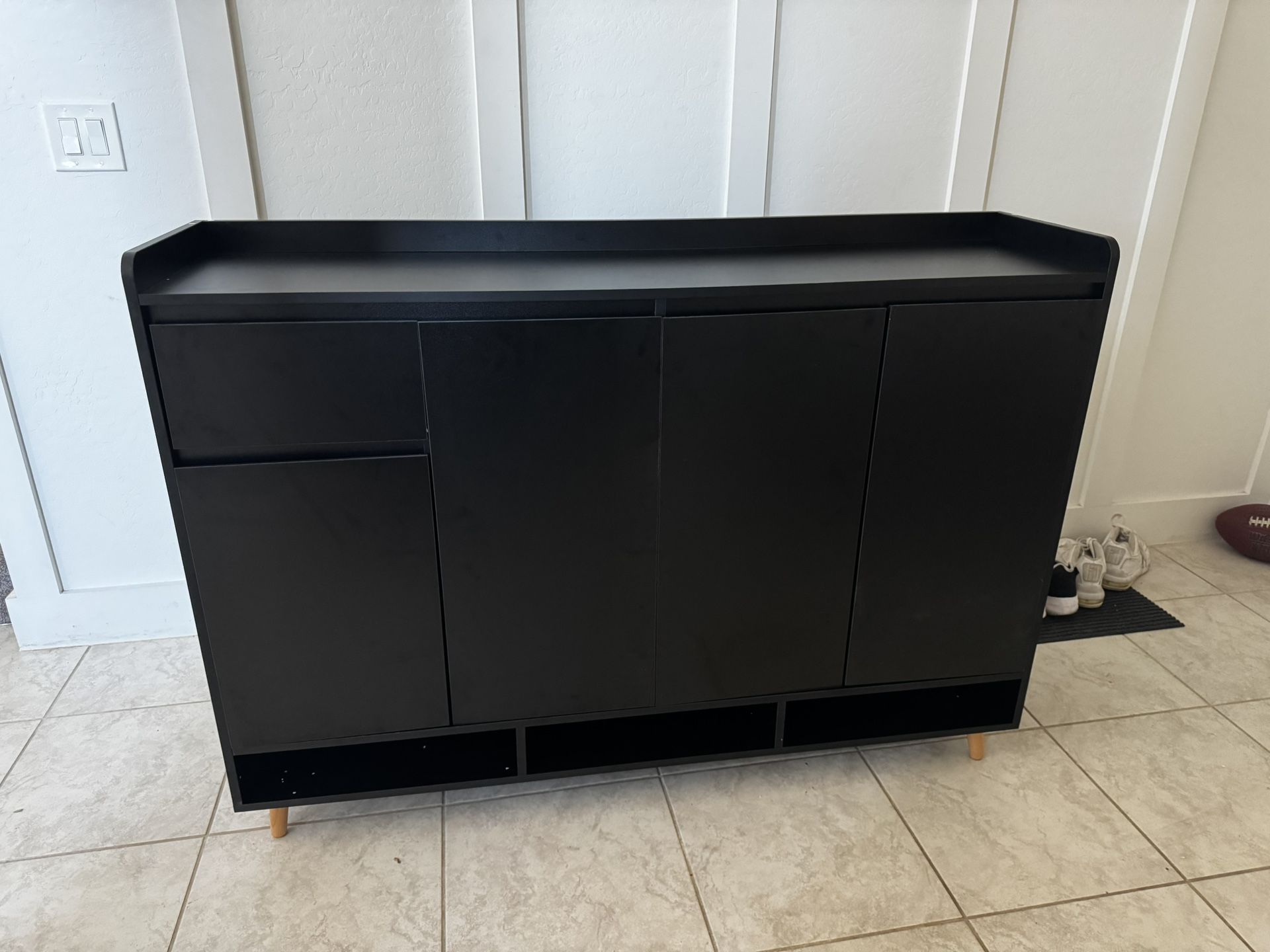 Harper & Bright Designs Black Sleek and Contemporary Shoe Storage Cabinet with Drawer, Adjustable Shelves and Solid Wood Legs