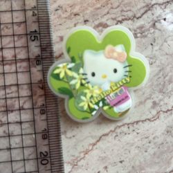 Cute hello kitty pin brooch flower collectible