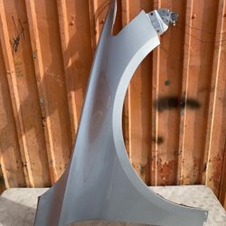 Front Fender Honda Accord, Right Passenger Side OEM. 2018-2019-2020-2021-2022 Used