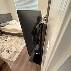 52” 4K SAMSUNG TV & Stand w/ 4K Apple TV