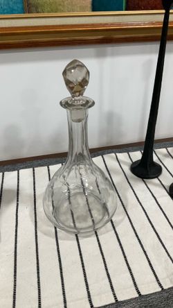 Crystal Glass Decanter with Stopper