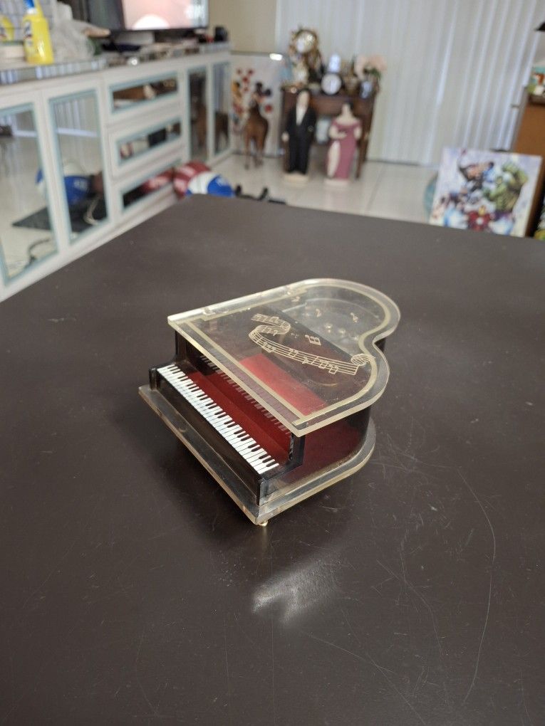 Baby Grand Piano Musical Trinket Box Plays "It's A Small World" Works Great 5.5" X 4.75" X 2.75"H