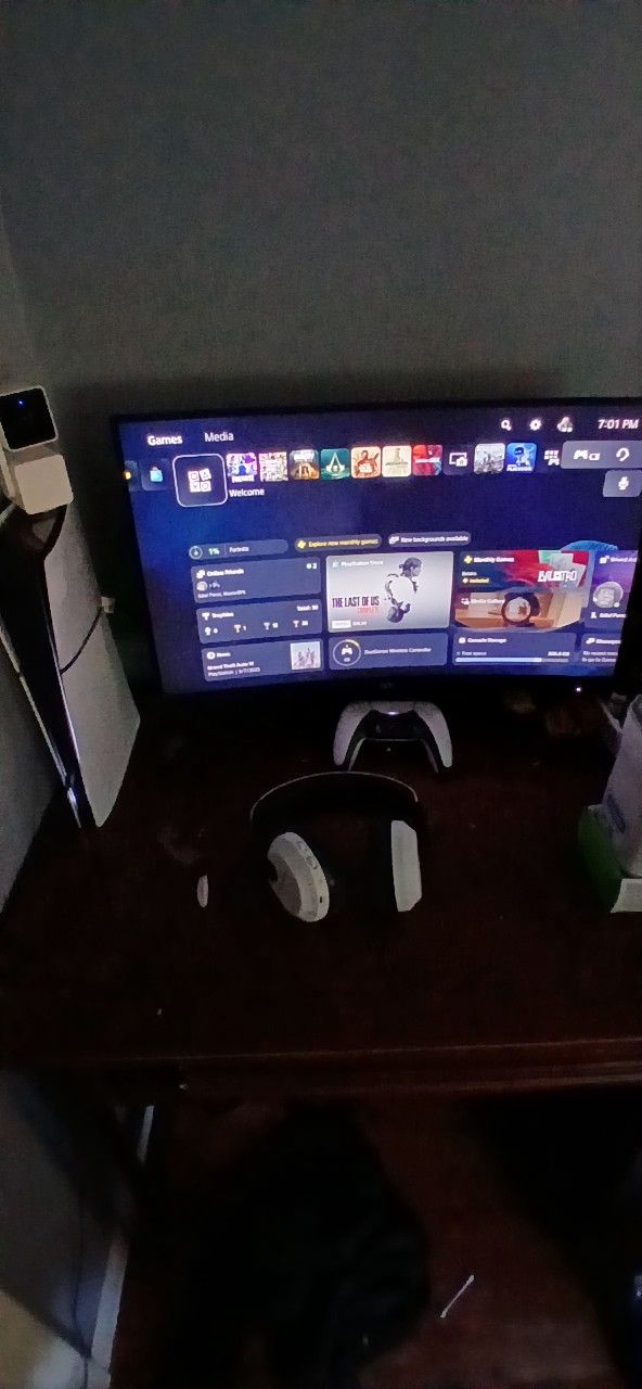 Ps5 With Controller, Aoc Monitor, Turtle Beach Headsets 800 Gen 2