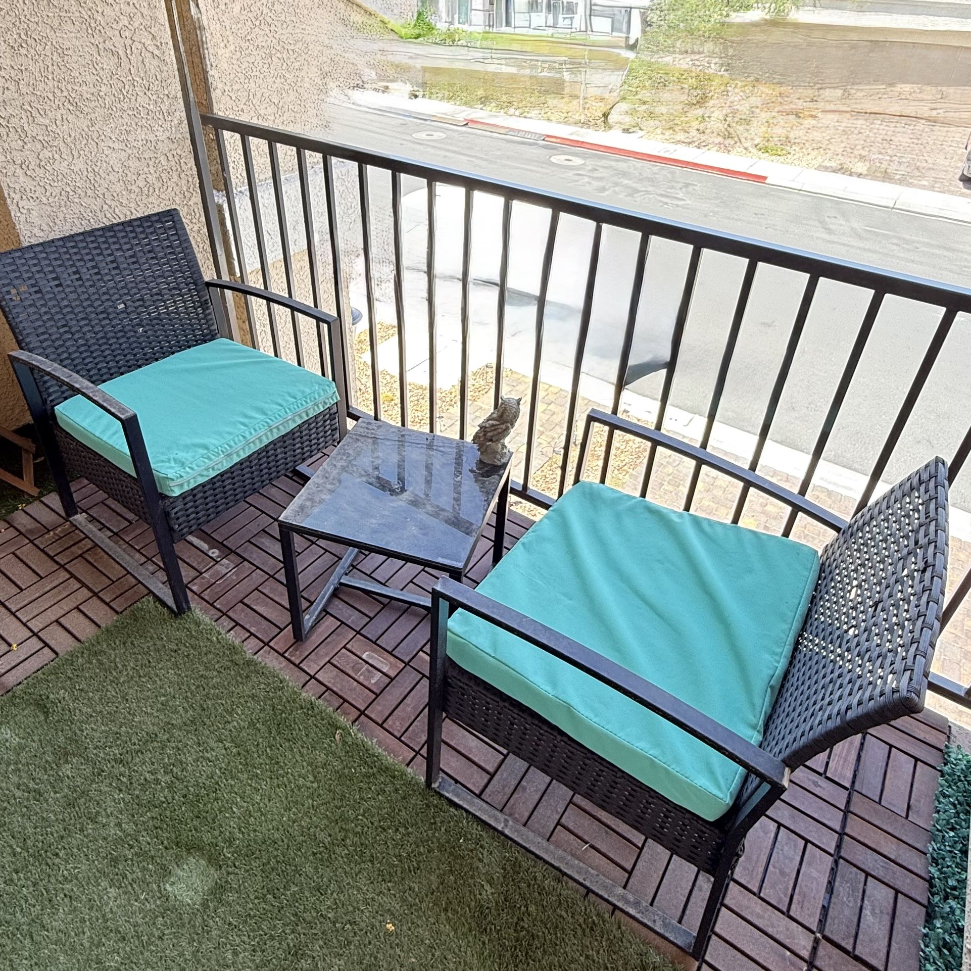3 Pieces Patio Furniture Set, Outdoor Rattan Bistro SOutdoor Chair Set 2 Chairs With Cushions And A Tenpered Glass Top Table The Owl Is Not Included.