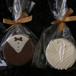 Chocolate dip Oreos