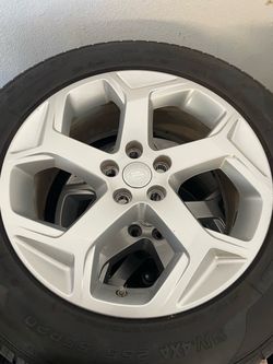 20-inch Land Rover wheels with Goodyear Eagle F1 tires