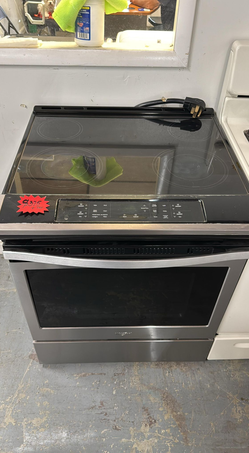 Whirlpool Slide-In Electric Range – Stainless, Glass Top