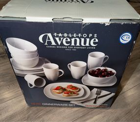 Tabletops Avenue 10- Piece White Dinnerware Set
