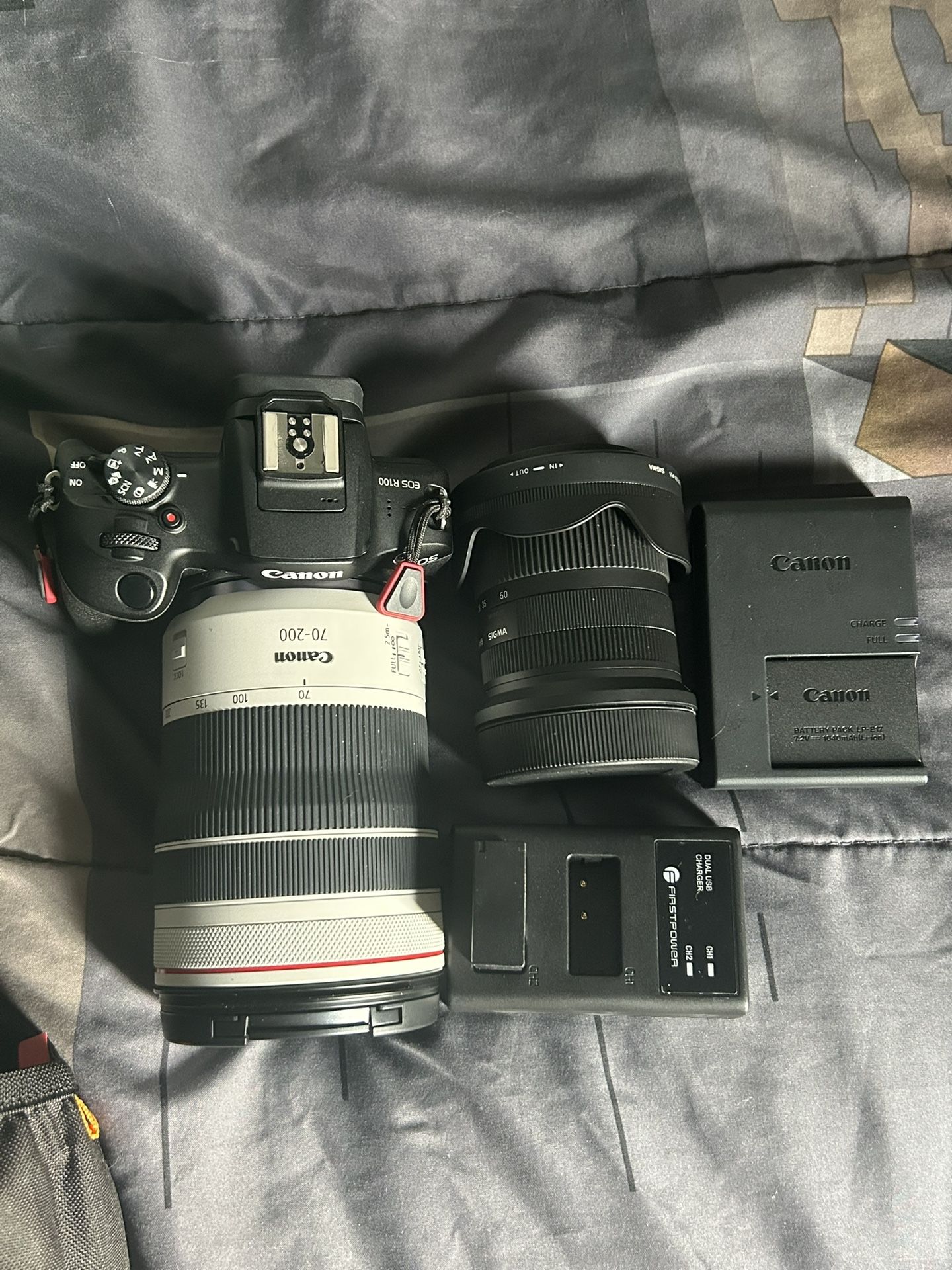 Canon R100 With Wide Lens And Telephoto Lens