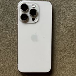 iPhone 15 Pro Natural Titanium