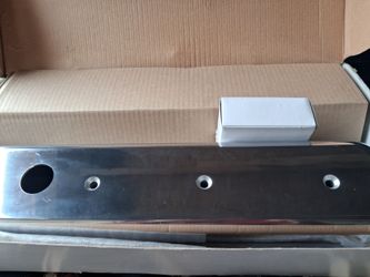 Small block Chevy center bolt valve covers