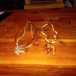 2 Wooen Beads Necklaces