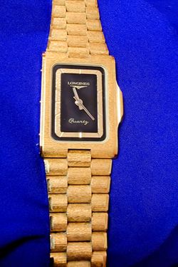 Longines 1980s Vintage Slim Gold Tank Men's Watch 27mm Swiss