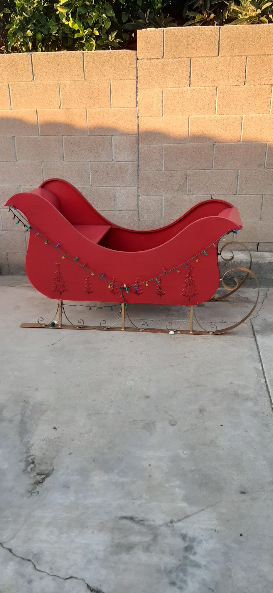 RED METAL SLEIGH 64"LX31"WX24.5"H