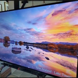 50" Roku Smart Tv 4k Great Condition Like New No Scratch Come With Remote No Legs It Was Mounted 