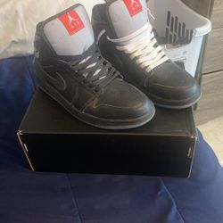Jordan 1 Mid SE (Wolf Grey) 