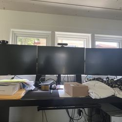 3 ASUS. 27” 2k Monitors With Tri-Stand