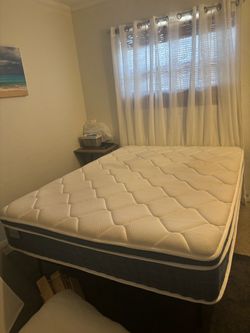 Queen Pillow Top Mattress