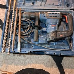 Bosch Chipper Rotary hammerdrill With bits