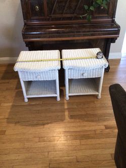 💥 Two Wicker Nightstands 💥 White Wicker Nightstands w/Draw 💥Great Condition💥 21”W X 22”H X 20”D